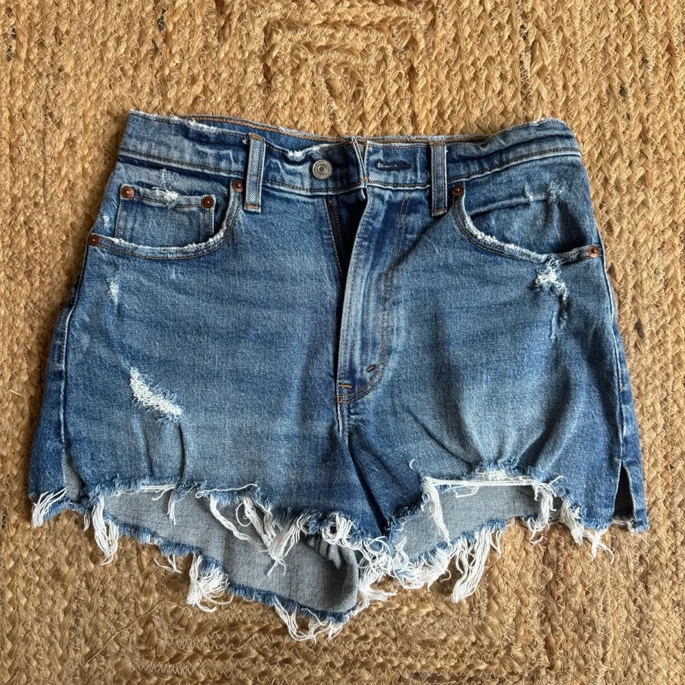 Abercrombie & Fitch Curve Love Cutoff Short | Blue Distressed Jean Shorts Sz 26
